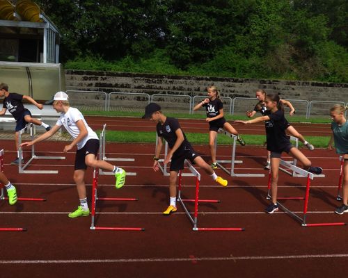 Fröhlicher Ferienauftakt in den U14-Nachwuchs-Camps