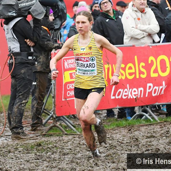 Elena Burkard (LG farbtex Nordschwarzwald) bei der Cross EM 2023.